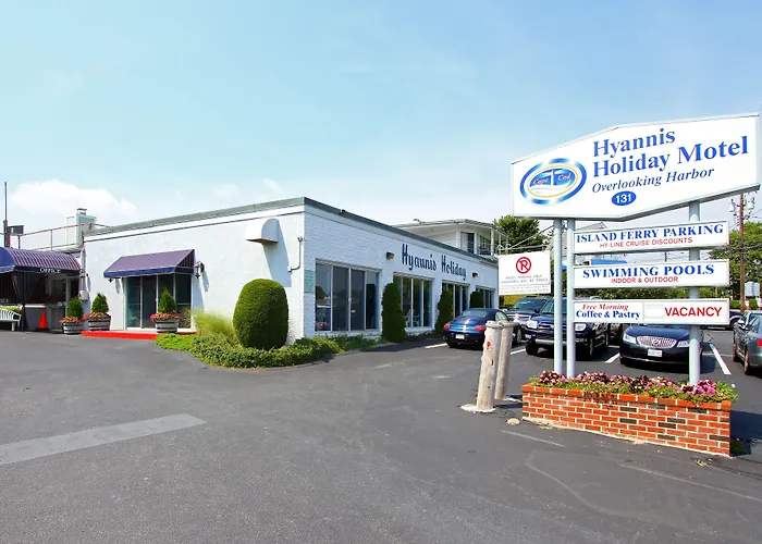 Hyannis Holiday Motel